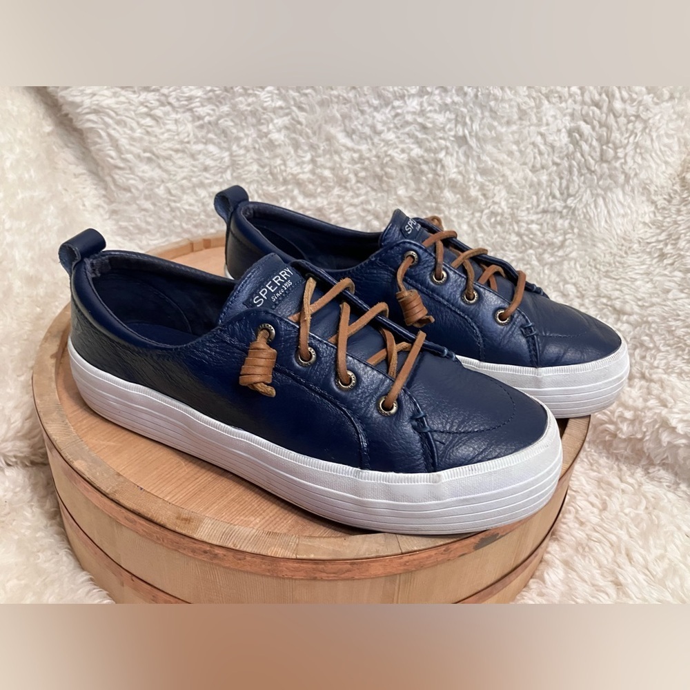 EUC Sperry Women's Navy Leather Top Sider Flats with Brown Laces Size 8